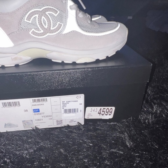 100% AUTHENTIC SUEDE CHANEL SNEAKERS SIZE 38 - Picture 3 of 9